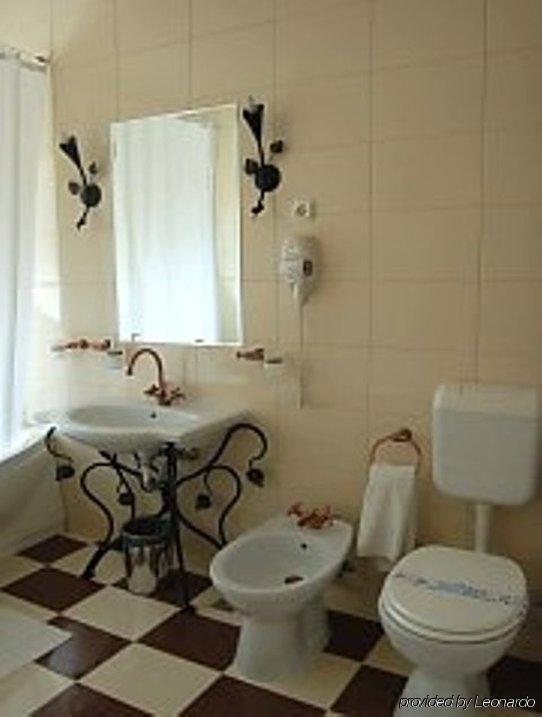 Elite Hotel Oradea Quarto foto